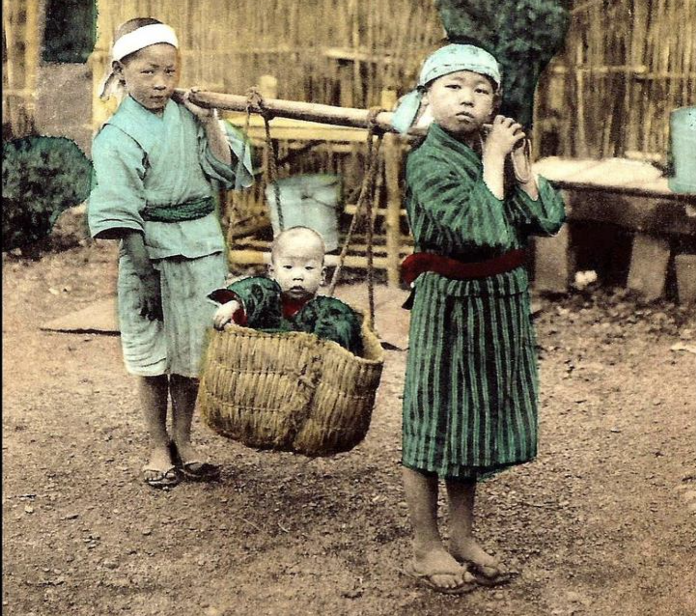 Ejiko kokeshi, the child in the basket - Vud Design
