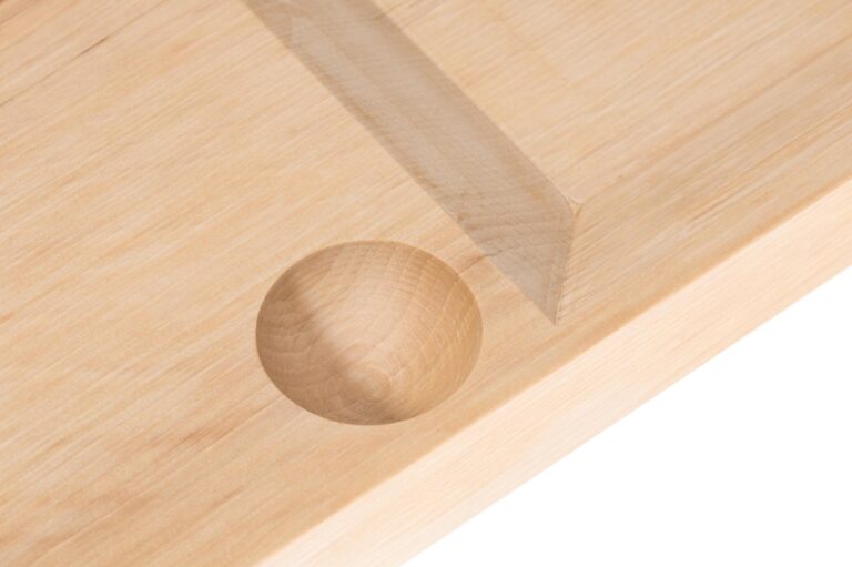 Sardinian cutting board hornbeam detail