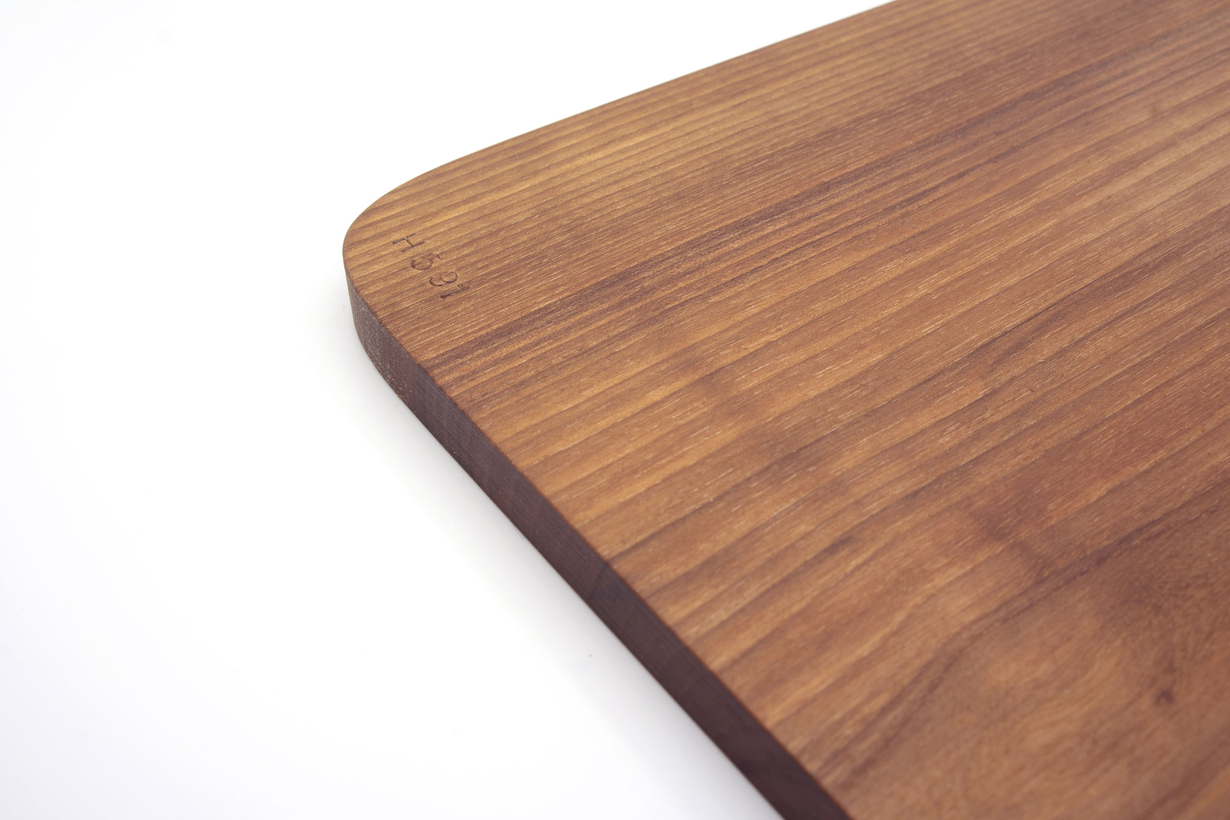 serieH_40x30_noce_05 Vud Tagliere Serie H 40x30 noce dettaglio punzonatura